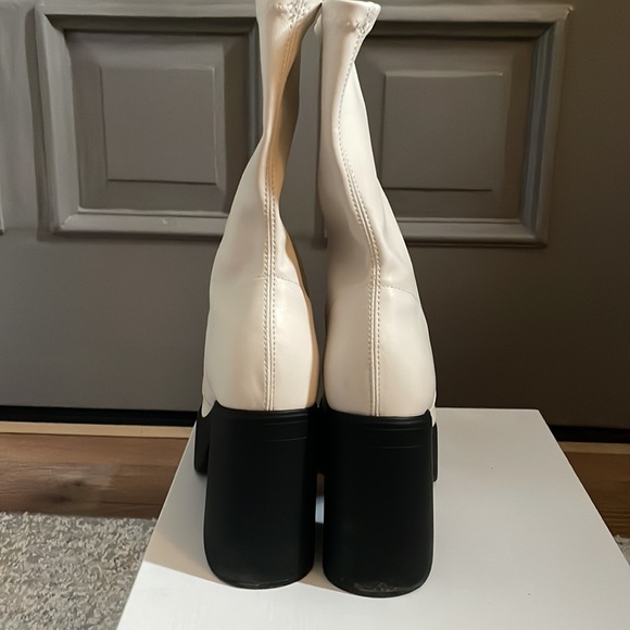 White platform boots - Picture 2 of 5